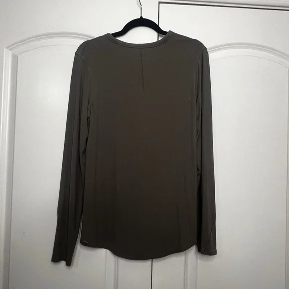 Lululemon Ribbed Long Sleeve Top — Ultra Soft — Size 8 - Picture 2 of 4